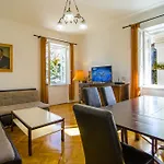 Martinis Apartamento Split