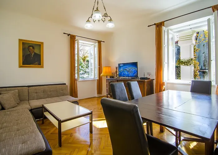 Martinis شقة سبليت